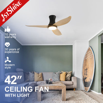 खरीदें 3 Plastic Blade 6 Speed Remote Control Low Ceiling Flush Mount led Ceiling Fan With Light ऑनलाइन निर्माण