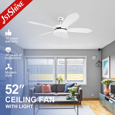 खरीदें 110-240V/50Hz-60Hz 5 ABS सफ़ेद ब्लेड वाला सीलिंग फैन, LED लाइट और रिमोट कंट्रोल के साथ ऑनलाइन निर्माण