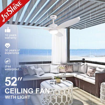 अच्छी कीमत 3 प्लास्टिक ब्लेड सफेद एलईडी सीलिंग फैन, लाइट डीसी मोटर के साथ वाटरप्रूफ सीलिंग फैन ऑनलाइन
